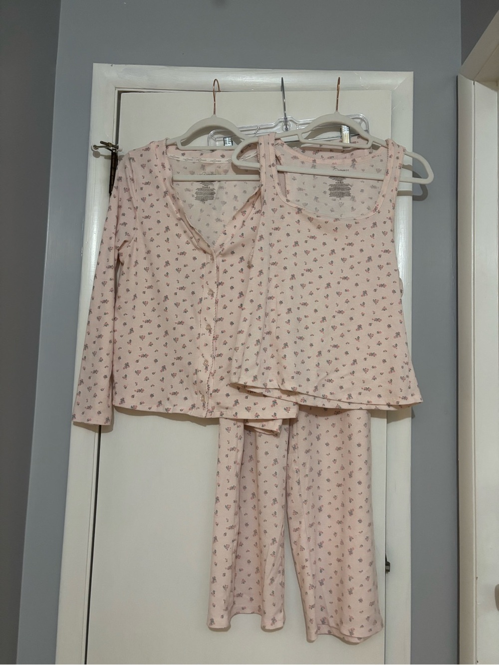 Women’s Live2Lounge Pink Floral Pajama Set - Tank, Cardigan & Pants